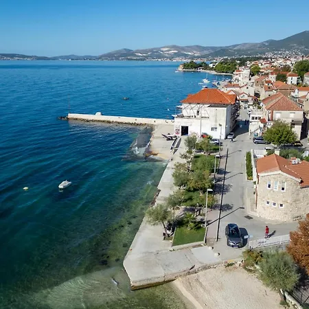 아파트 Two-bedroom Kastel Kambelovac 03 Kaštela