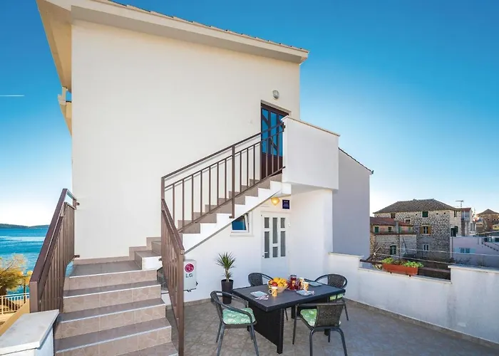 Two-bedroom Kastel Kambelovac 03 Appartamento Kaštela