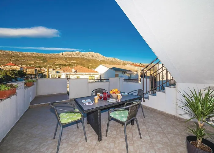 Appartamento Two-bedroom Kastel Kambelovac 03 Kaštela