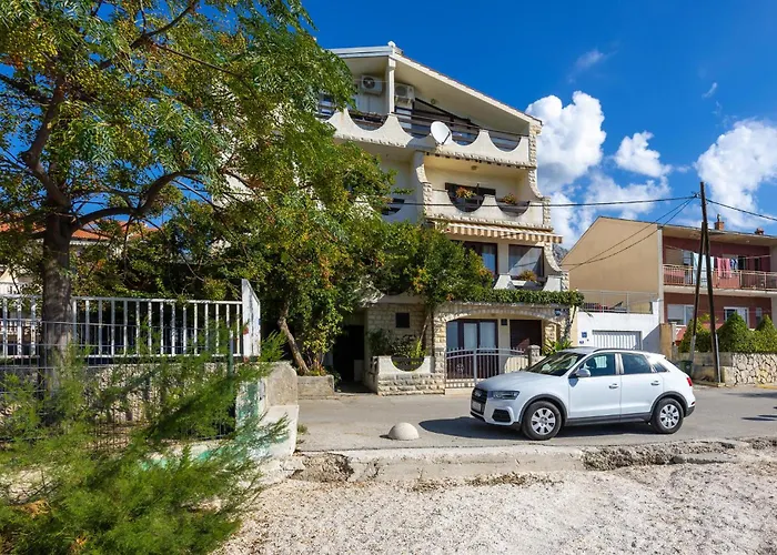 Two-bedroom Kastel Kambelovac 03 * Kaštela